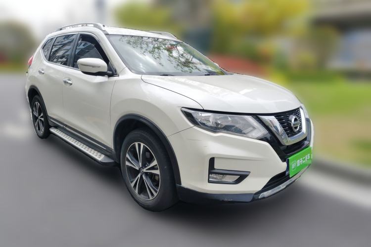 Used Nissan X-Trail 2017 2.5L CVT Leading Edition 4WD Front Right 45 Deg