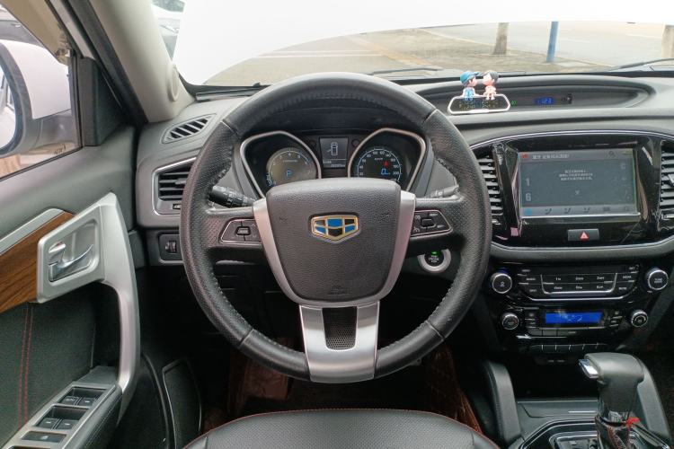 Used Geely Auto GX7 2015 Sports Edition 2.0L Automatic Luxury Upgrade Version China V Standard