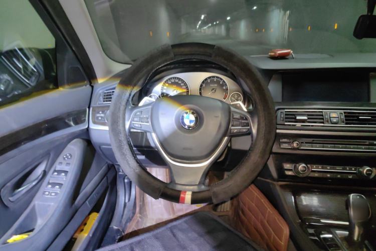 Used BMW 5 Series 2013 535Li Leading Model
