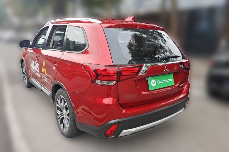 Used Mitsubishi Outlander 2018 2.0L Two-Wheel-Drive Jiale Edition 7-Seater
