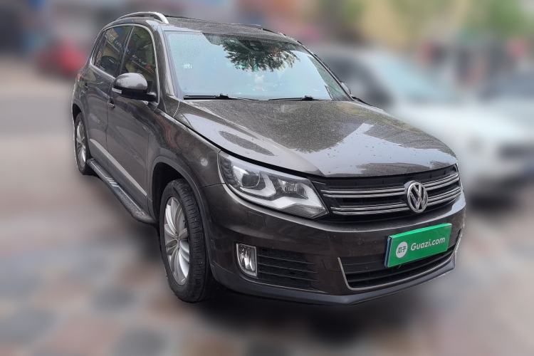 Used Volkswagen Tiguan 2013 2.0 TSI Automatic All-Wheel-Drive Flagship Edition Front Right 45 Deg