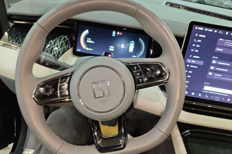 Used Zeekr 009 2022 WE Edition
