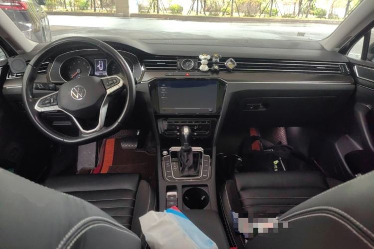 Used Volkswagen Magotan 2020 330TSI DSG Leading Model Center Console