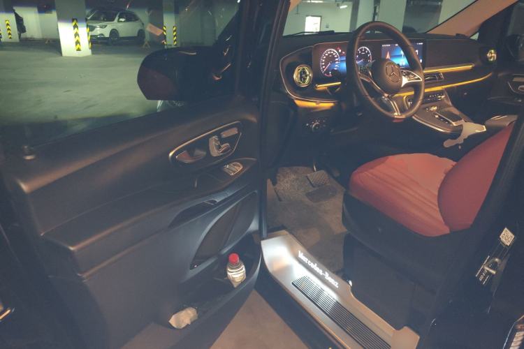 Used Mercedes-Benz Vito 2024 2.0T Elite Version 7 Seats Driver Seat