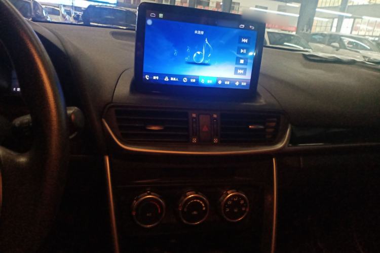 Used Mazda CX-4 2016 2.0L Automatic 2WD Blue Sky Dynamic Edition Center Console