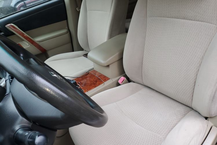 Used Toyota Highlander 2011 2.7L Two-Wheel Drive 7-Seater Elite Edition
