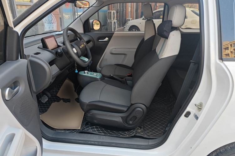 Used CHANGAN NEVO Lumin 2022 155 km – Refreshingly Sweet Edition Left Front Seat