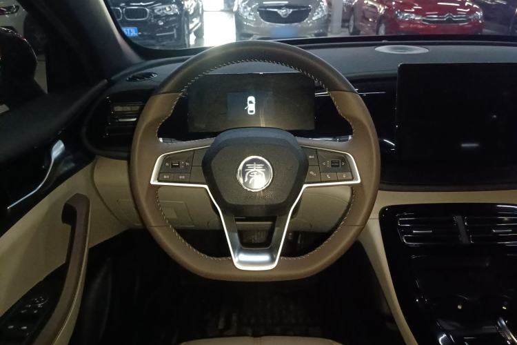 Used BYD Qin PLUS 2024 HONOR Edition DM-i 55KM Leading Model Steering Wheel