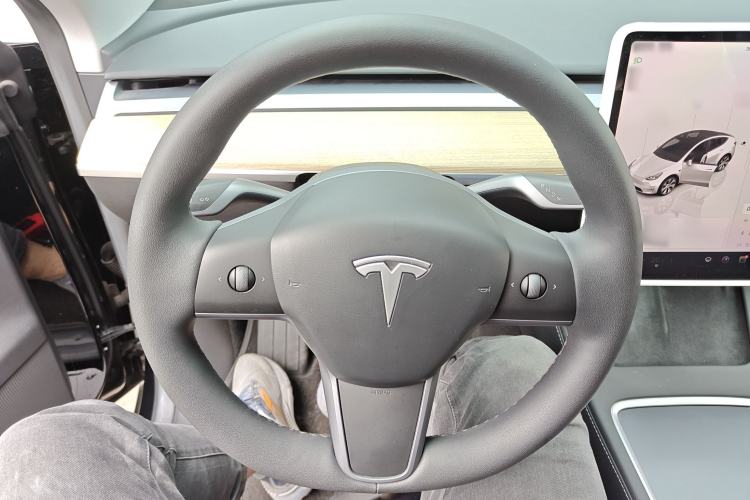Used Tesla Model Y 2022 Revised Version Rear-Wheel Drive Steering Wheel