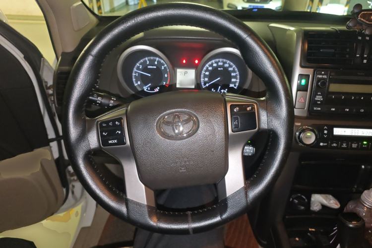 Used Toyota Prado 2010 2.7L Automatic Deluxe Edition Steering Wheel