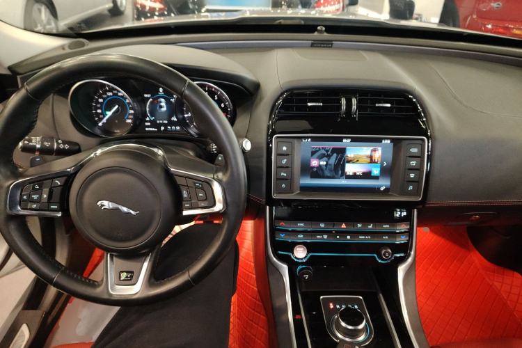 Used Jaguar XE 2017 2.0T 200 PS R-Sport