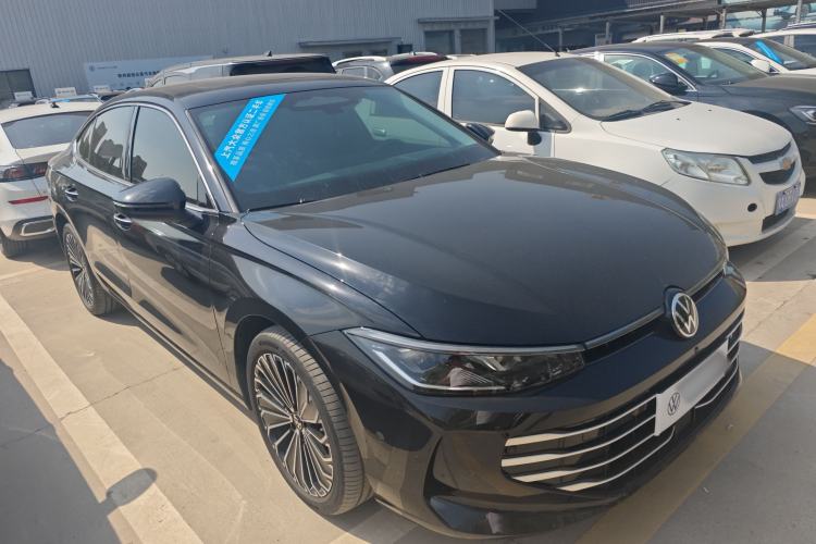 Used Volkswagen Passat 2025 Pro 380TSI Dragon Supreme Edition Front Right 45 Deg