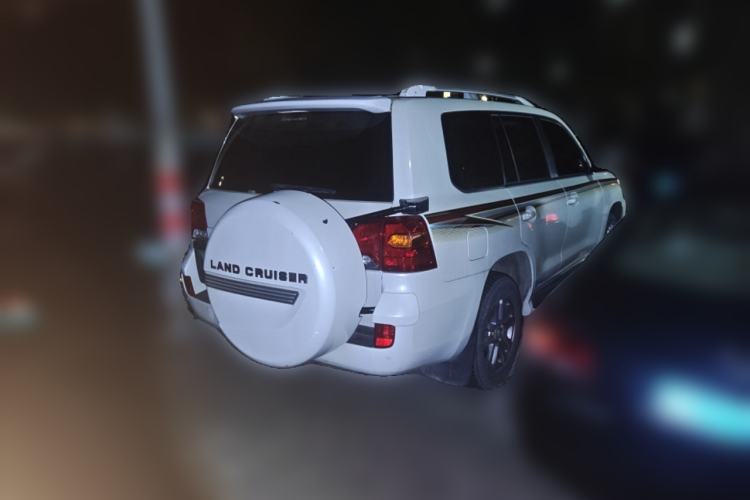 Used Toyota Land Cruiser 2015 4.0L V6 Middle East Low-Trim Version