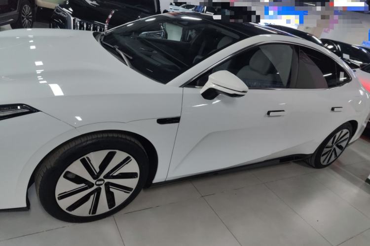 Used Geely Galaxy E8 2024 665 km Range Rear-Drive Starship Long-Range Version