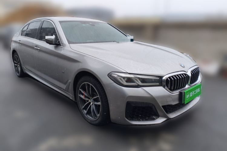 Used BMW 5 Series New Energy 2021 Restyled 535Le M Sport Package Front Right 45 Deg