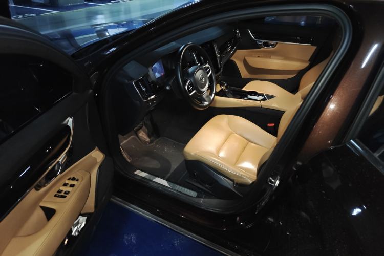 Used Volvo S90 2017 T4 Zhiyuan Edition
