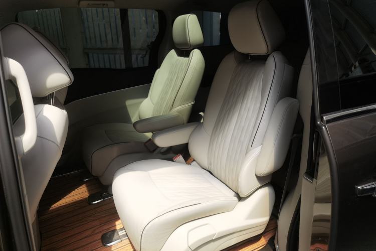 Used Buick GL8 2021 Land Cruiser Executive 652T Premium Model
