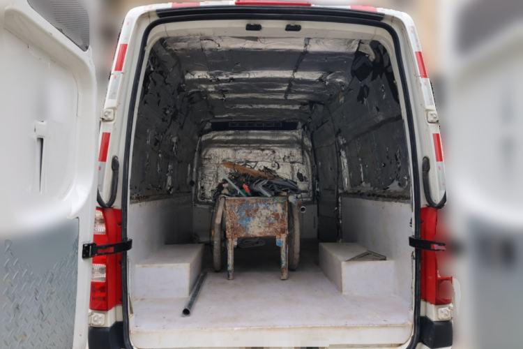 Used Foton Toano 2024 Geely Xianghuo Van 2.5T Manual Extended Wheelbase Mid-Roof Design Rear Dual Tires 3-Seater Trunk