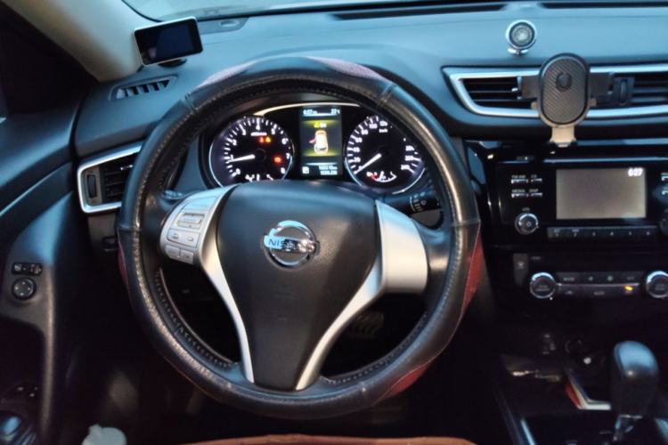 Used Nissan X-Trail 2014 2.0L CVT Comfort Edition 2WD Steering Wheel
