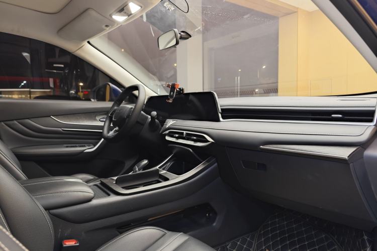 Used Venucia V 2021 260T Idol Edition Interior 14