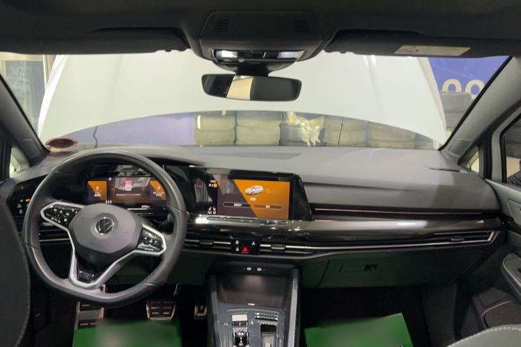 Used Volkswagen Golf 2021 280TSI DSG R-Line Center Console