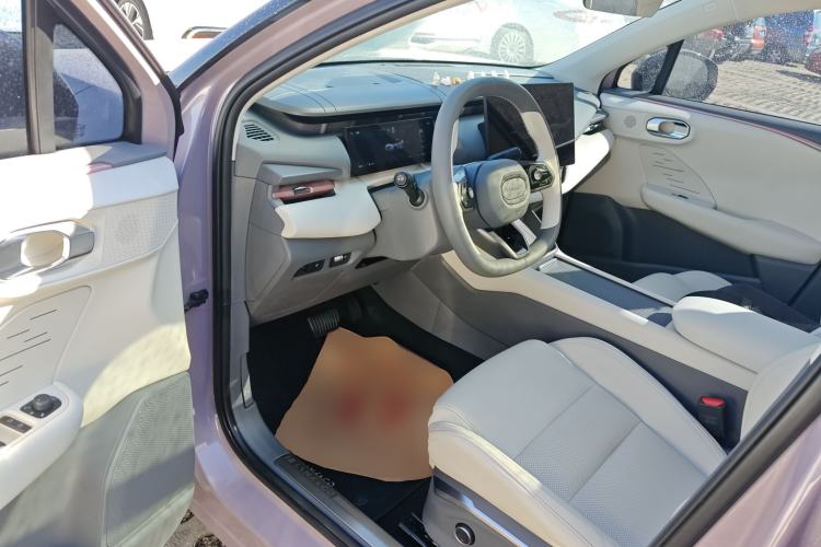 Used Lynk & Co 06 EM-P 2023 EM-P 126 Long-Range Halo Driver Seat