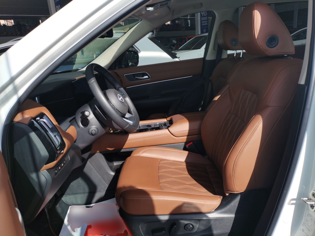 Переднее сиденье в автомобиле