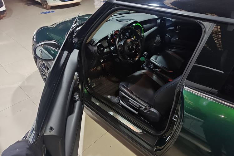 Used MINI 2014 1.5T COOPER Fun
