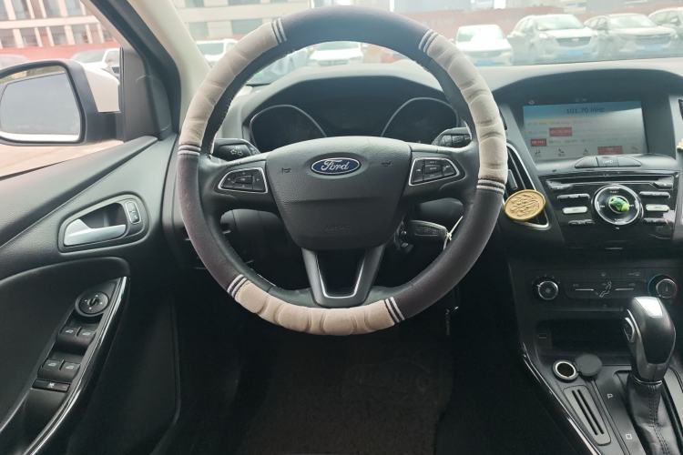 Used Ford Focus 2015 Sedan 1.6L Automatic Trend Model Steering Wheel
