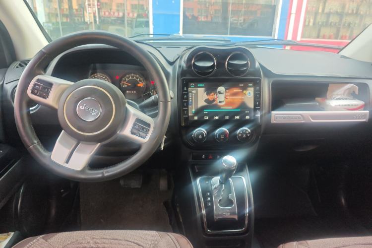 Used Jeep Compass 2013 2.0L two-wheel drive sport version