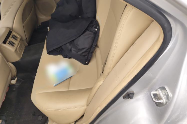 Used Toyota Reiz 2010 2.5S Fengdu Jinghua Edition Left Rear Seat