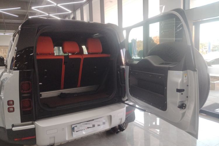 Used Land Rover Defender 2022 90 Two-Door 2.0T Standard Version European Edition
