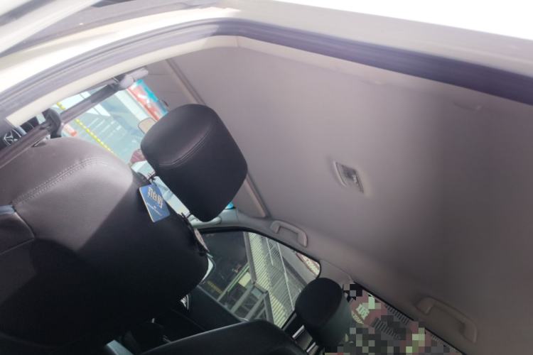 Used JMC Yusheng S350 2013 2.0T Manual 4x4 Gasoline Ultra-Luxury 5-Seater Headliner