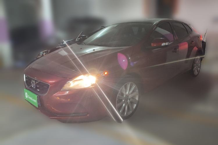 Used Volvo V40 2013 2.0T Zhiyi Edition