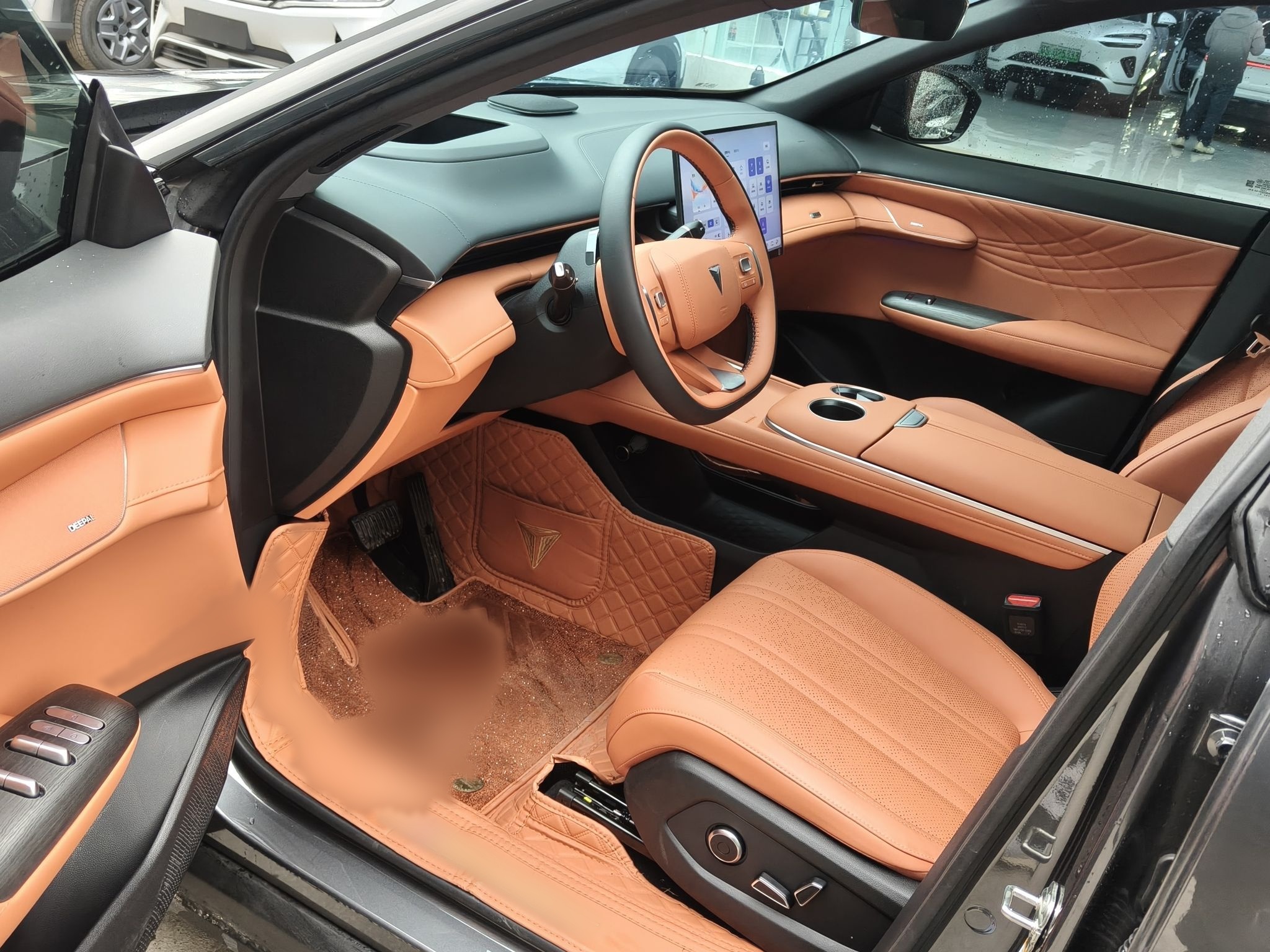 Переднее сиденье в автомобиле