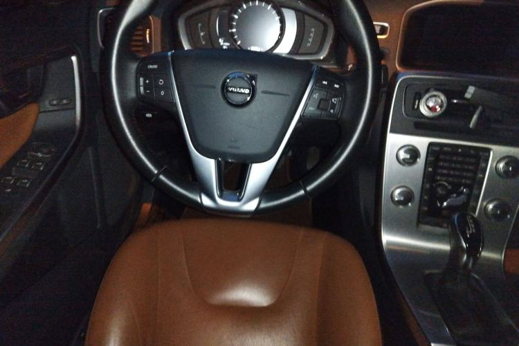 Used Volvo S60 2018 S60L T4 Smart & Ambitious Edition Steering Wheel