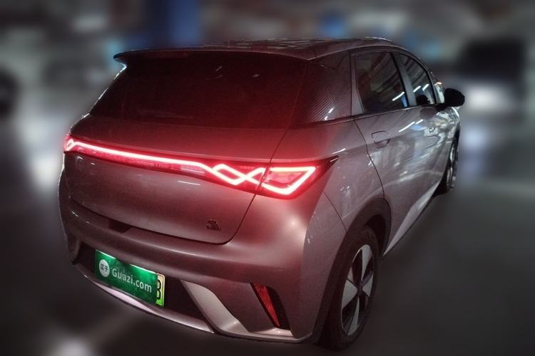 Used BYD Dolphin 2023 420 km Fashion Edition
