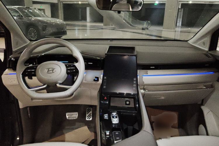 Used Hyundai Custo 2021 380TGDi Smart Love Flagship Edition TOP Premium Center Console