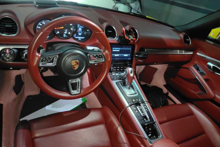 Used Porsche 718 2018 Boxster 2.0T Center Console