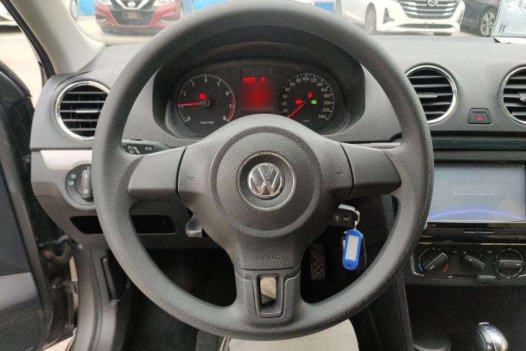 Used Volkswagen Jetta 2015 1.6L Automatic Comfort Model Steering Wheel