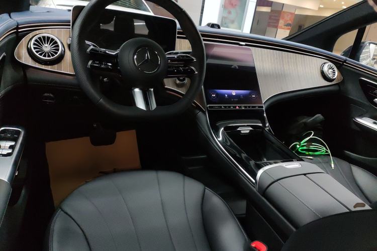 Used Mercedes-Benz EQE 2022 350 Luxury Edition Interior 2