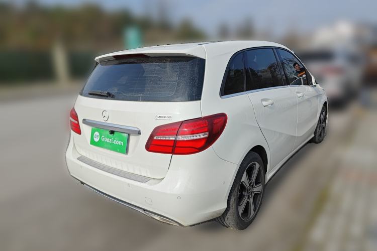 Used Mercedes-Benz B-Class 2019 B 200 Fashion Model Rear Right 45 Deg