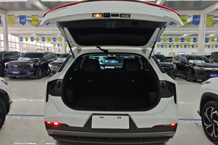 Used Venucia V 2021 260T Idol Edition
