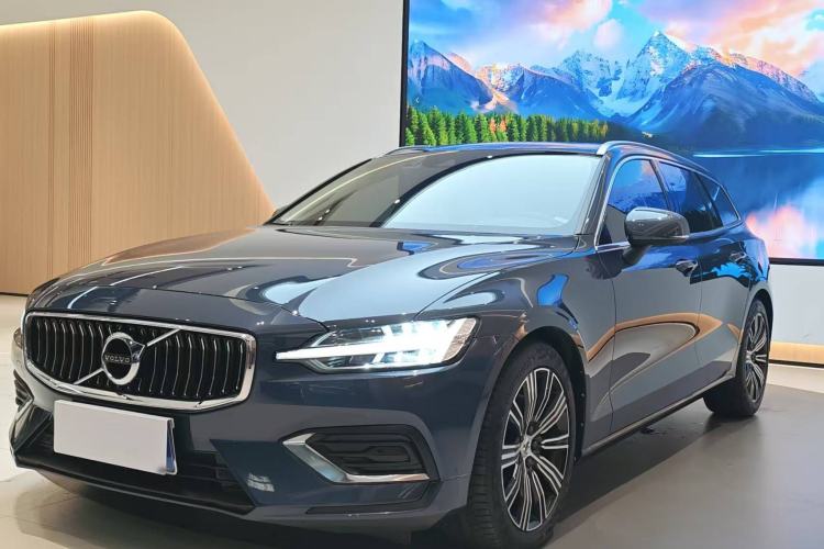 Used Volvo V60 2022 B5 Zhiyuan Luxury Edition