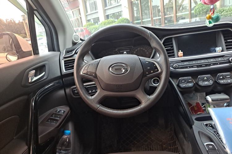 Used GAC Trumpchi GS4 2017 235T Automatic Two-Wheel Drive Luxury Smart Connectivity Version Steering Wheel