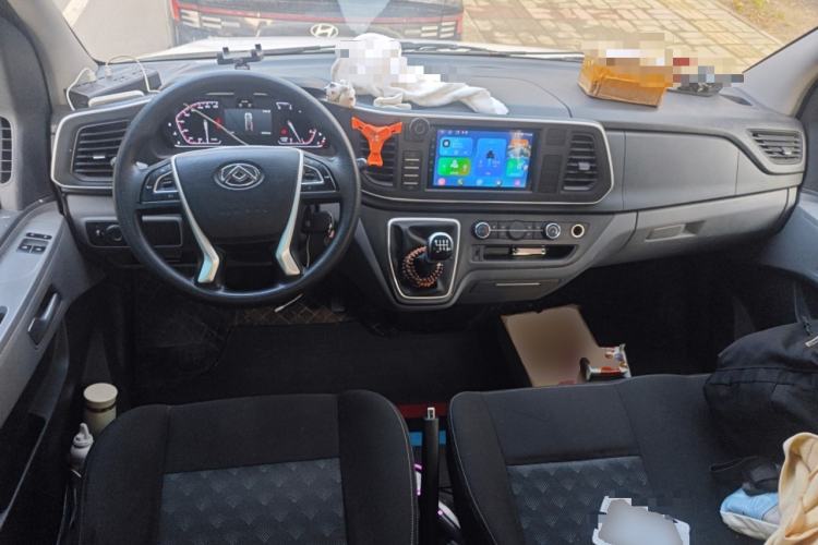 Used SAIC MAXUS Xintu V80 2023 2.0T Manual Classic Aoyuntong Long Wheelbase Mid-Height 6/7/8/9-Seater