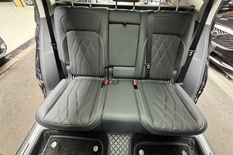 Used Volkswagen Tiguan L 2022 330TSI Automatic Two-Wheel Drive R-Line Enhanced Edition
