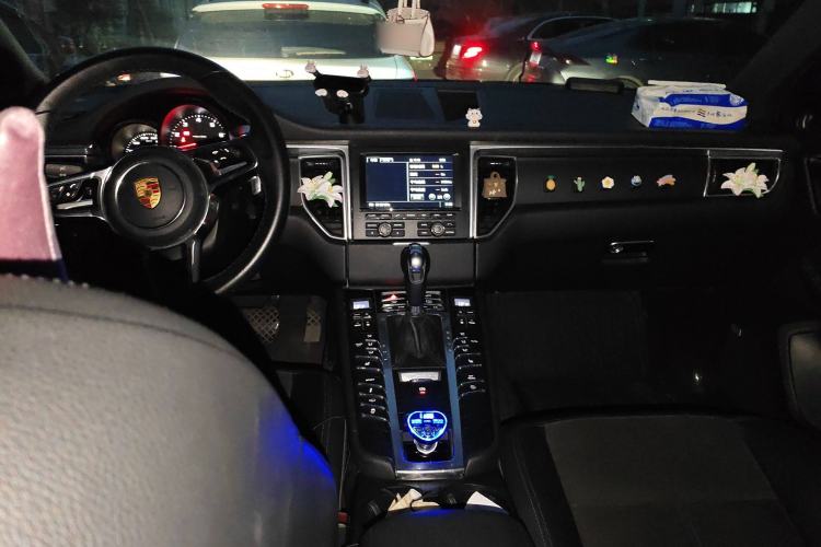 Used Porsche Macan 2014 Macan 2.0T Center Console