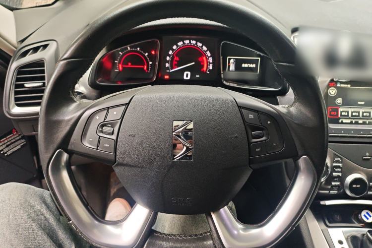 Used DS 5 2014 1.6T Luxury Edition THP160 Steering Wheel