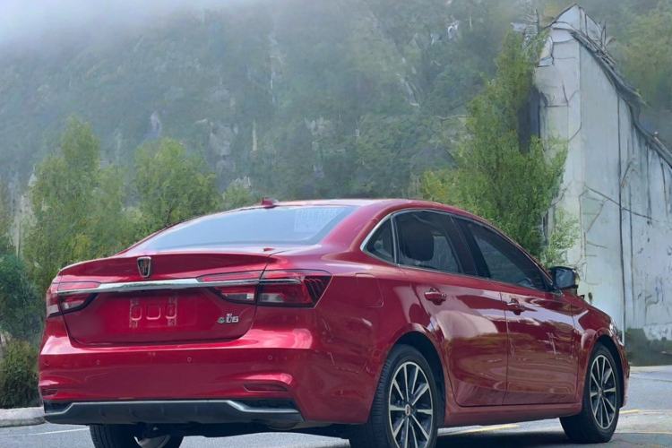 Used Roewe i6 New Energy 2017 45T Hybrid Connective Smart Luxury Edition
